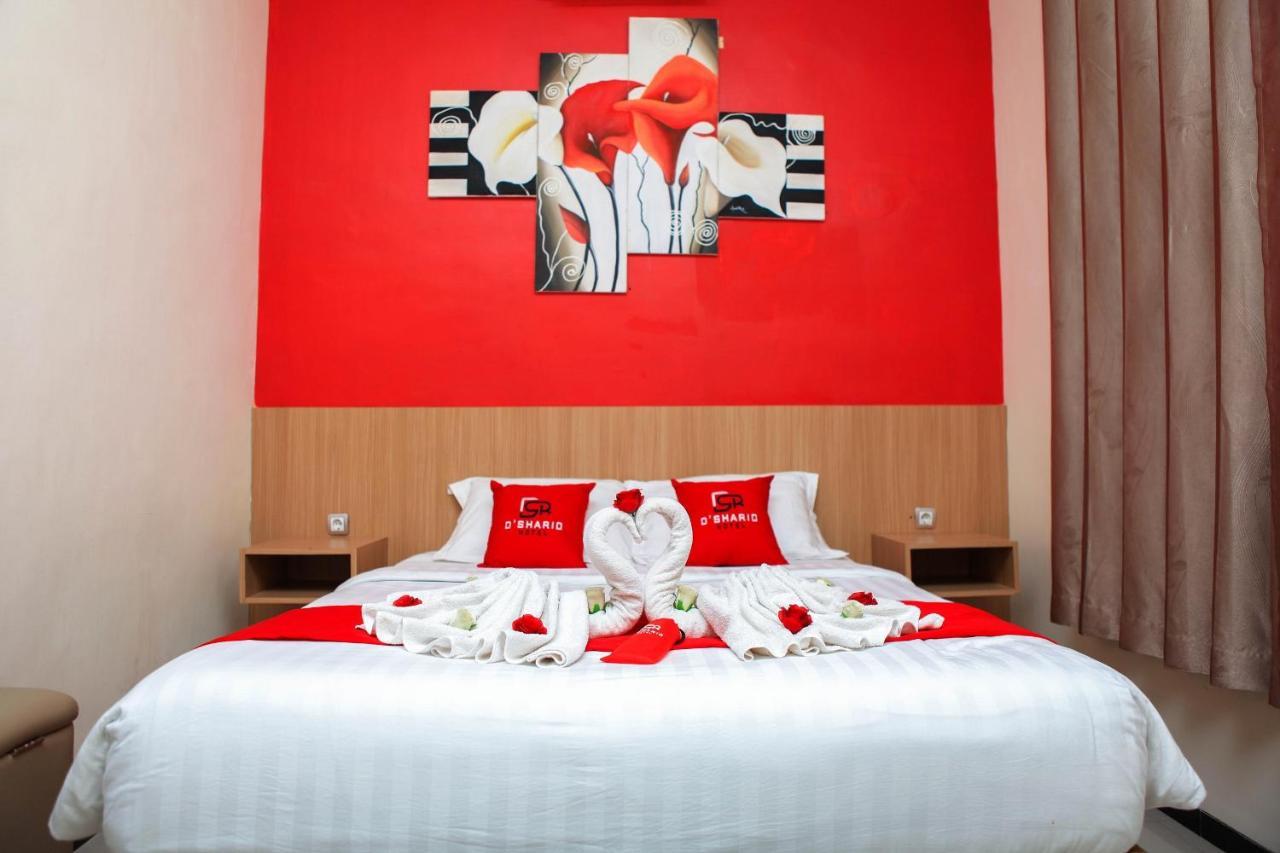 D'Shario Hotel Kepanjen Маланг Екстериор снимка