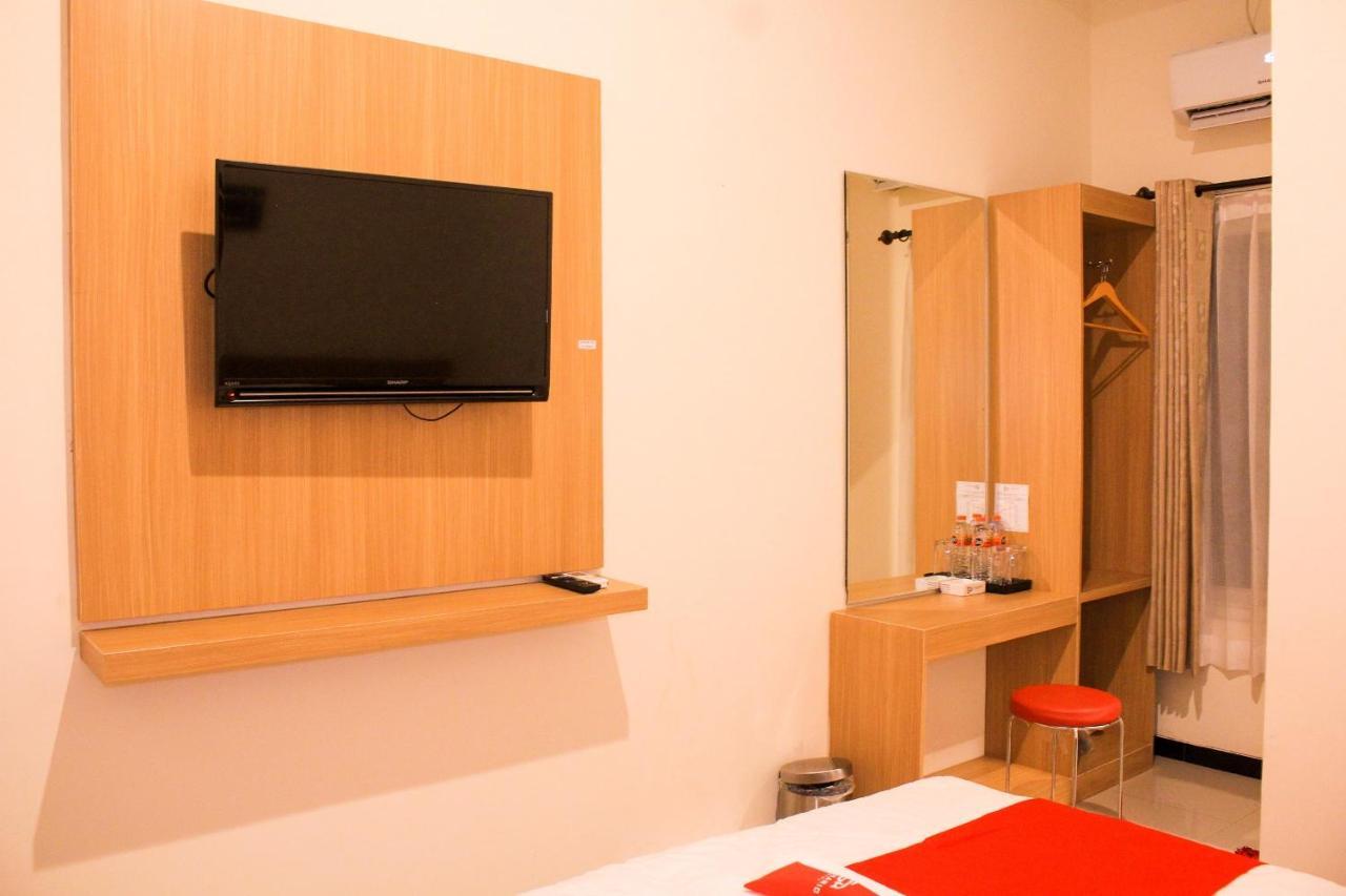 D'Shario Hotel Kepanjen Маланг Екстериор снимка
