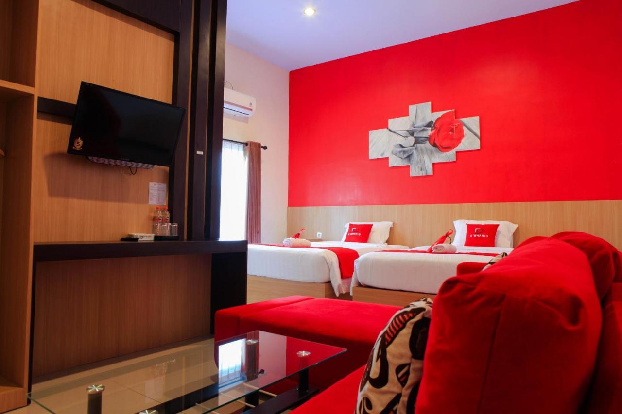 D'Shario Hotel Kepanjen Маланг Екстериор снимка